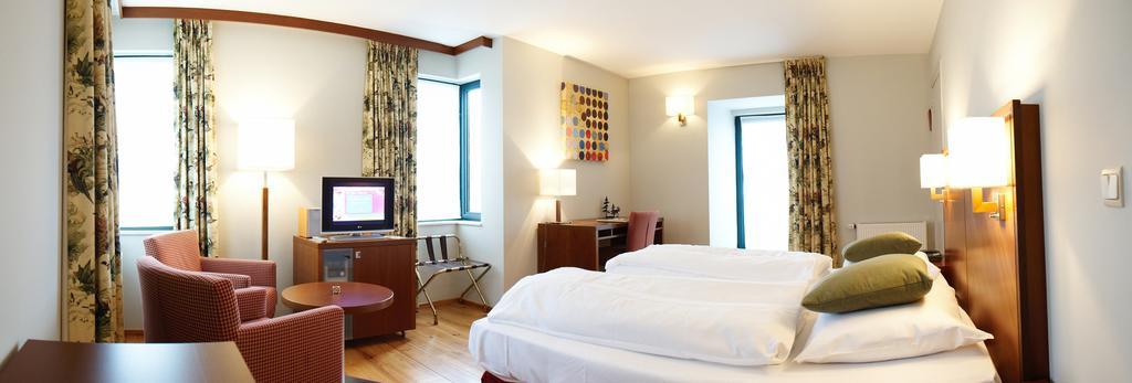 Hotel Beau Sejour Villers-sur-Lesse Exterior foto