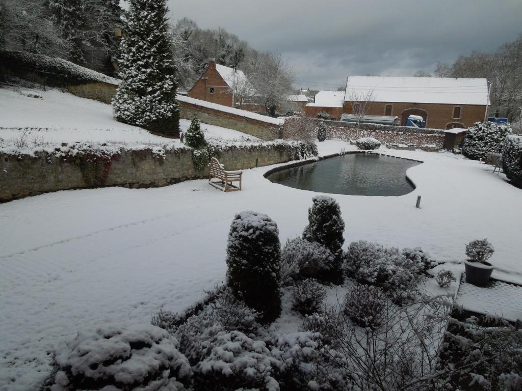Hotel Beau Sejour Villers-sur-Lesse Exterior foto